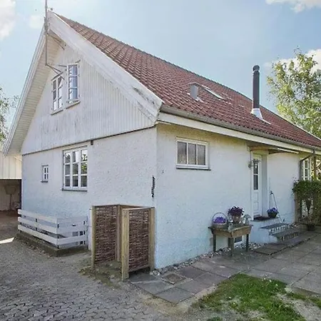 Central House In Villa