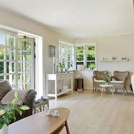Central House In Villa *